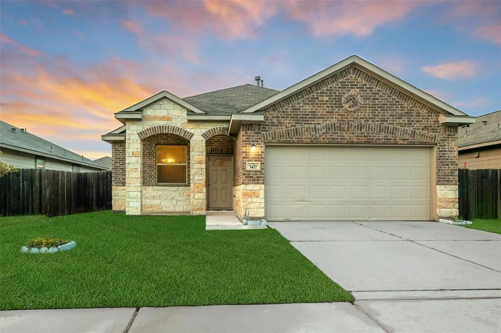 Unit for sale at 7427 Wheatley Gardens Drive, Houston, TX 77016