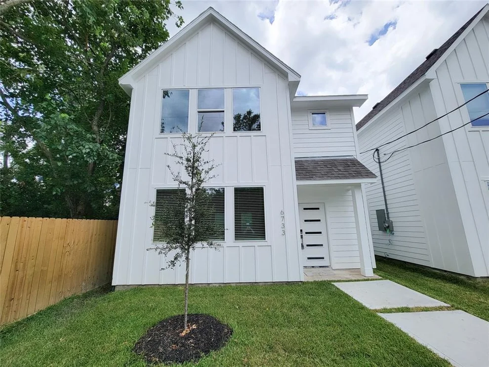 Unit for sale at 6735 Cohn Street, Houston, TX 77091