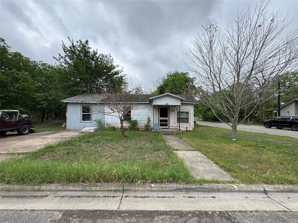 Unit for sale at 402 Laredo Street, Lockhart, TX 78644