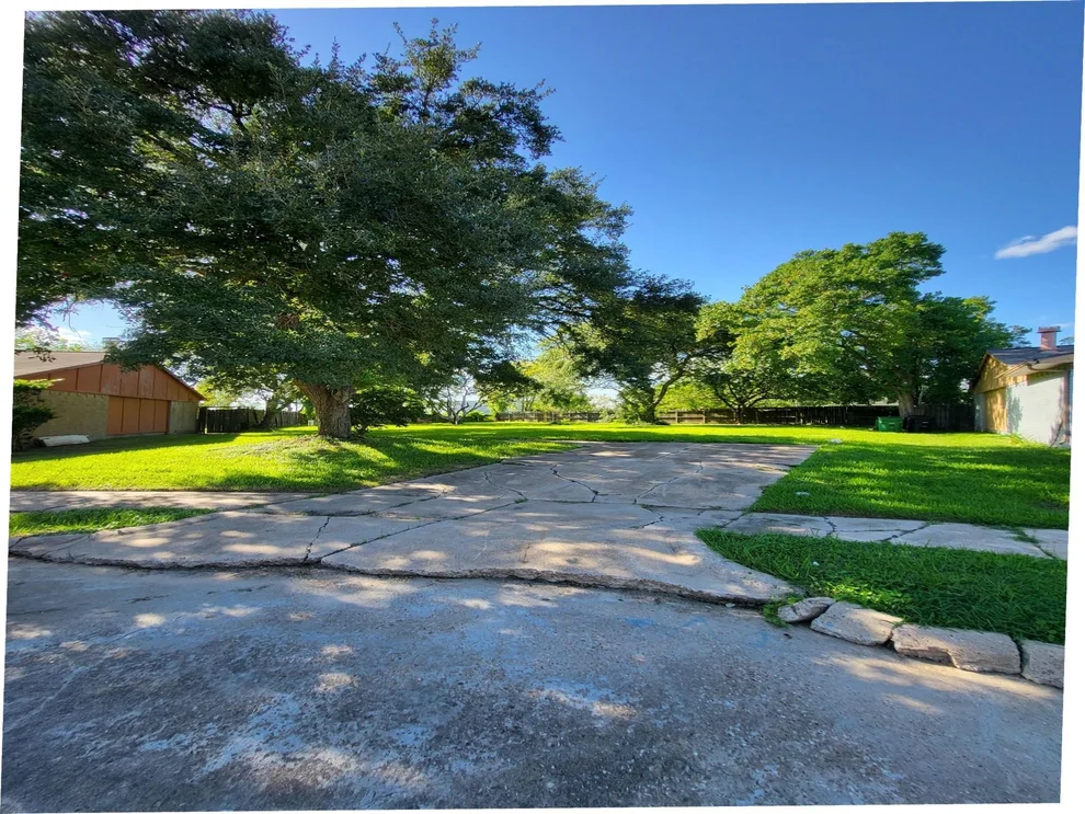 Unit for sale at 16842 Rapidcreek Drive, Houston, TX 77053