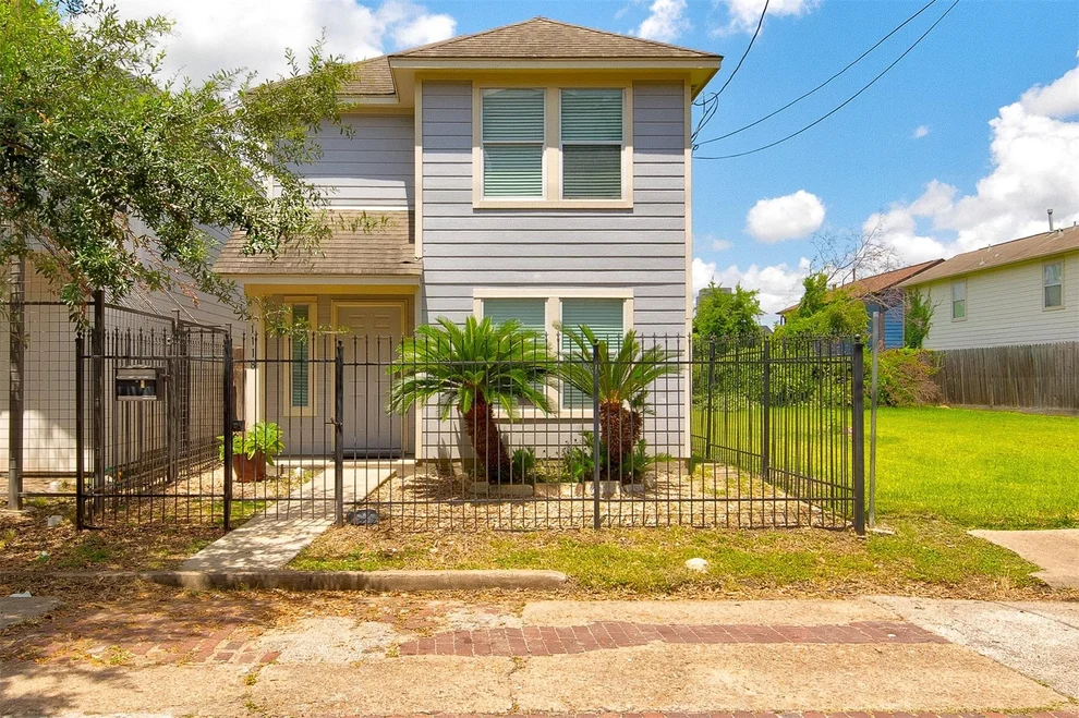 Unit for sale at 1118 Wilson Street, Houston, TX 77019