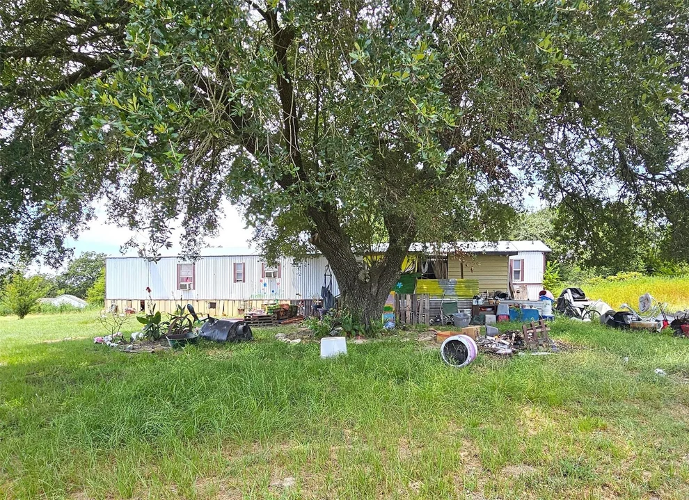 Unit for sale at 495 Florida Lane, Madisonville, TX 77864