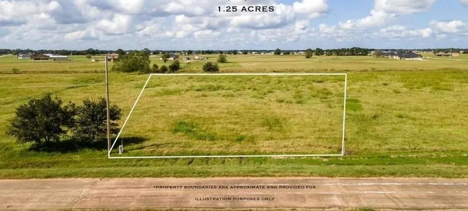 Unit for sale at 348 Brahman Trail, Angleton, TX 77515