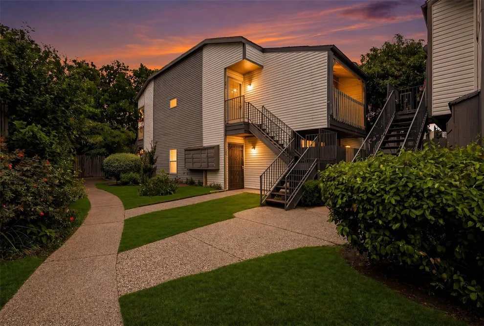 Unit for sale at 7200 Clarewood Drive, Houston, TX 77036