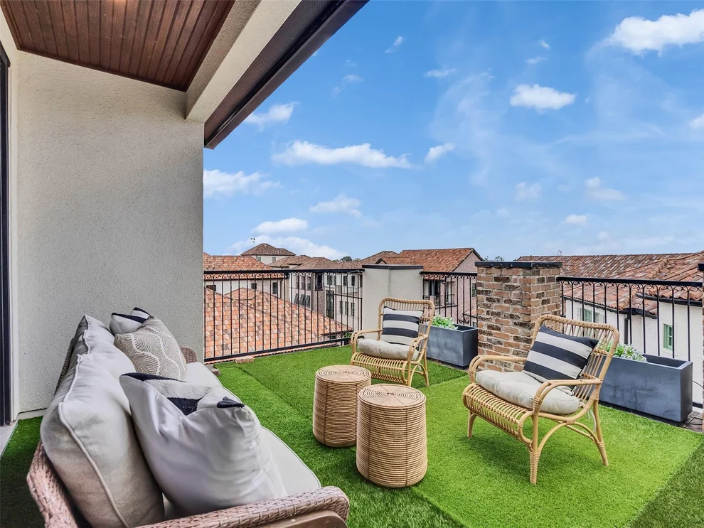 Unit for sale at 1228 Mosaico Lane, Houston, TX 77055