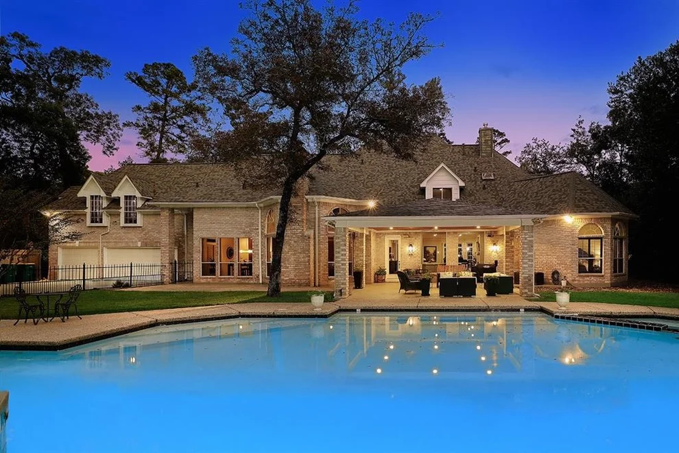 Unit for sale at 2 Misty Point, The Woodlands, TX 77380