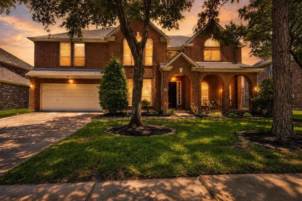 Unit for sale at 16411 Canyon Chase Drive, Houston, TX 77095