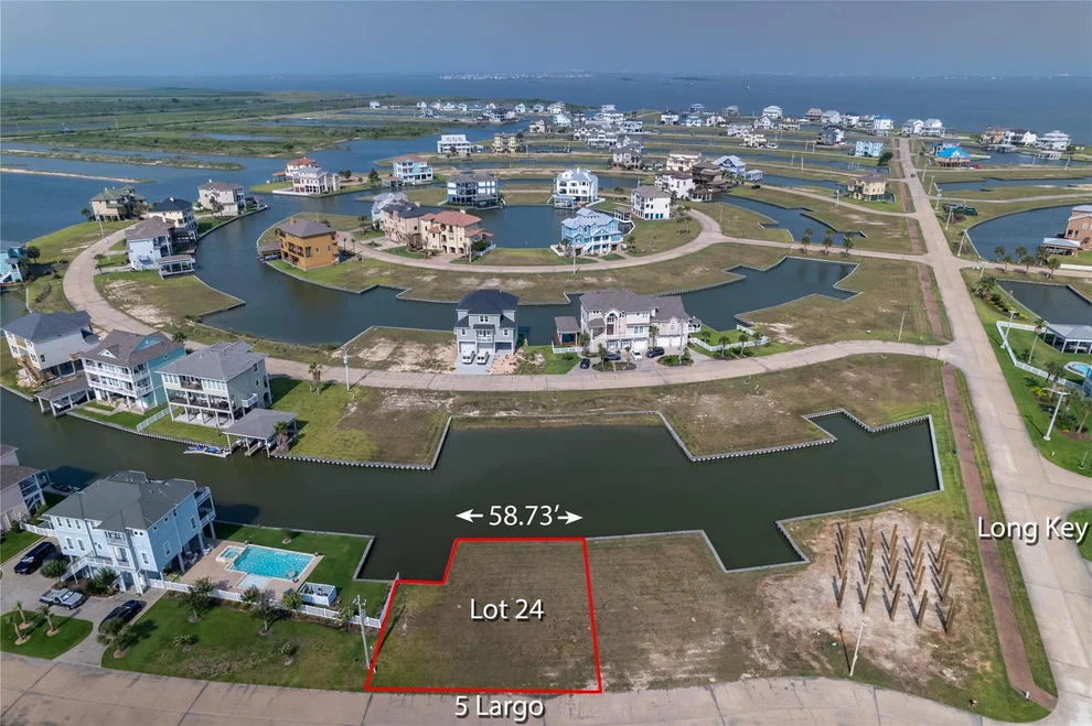 Unit for sale at 5 Largo, Hitchcock, TX 77563