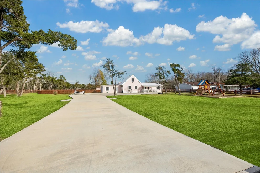 Unit for sale at 5815 Avenue G 1/2, Santa Fe, TX 77510