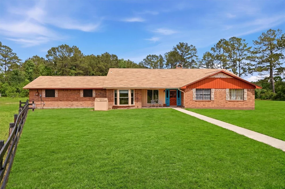 Unit for sale at 21992 Highway 321, Cleveland, TX 77327