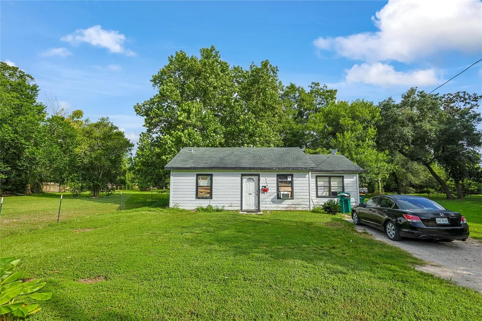 Unit for sale at 826 Retama Street, La Marque, TX 77568