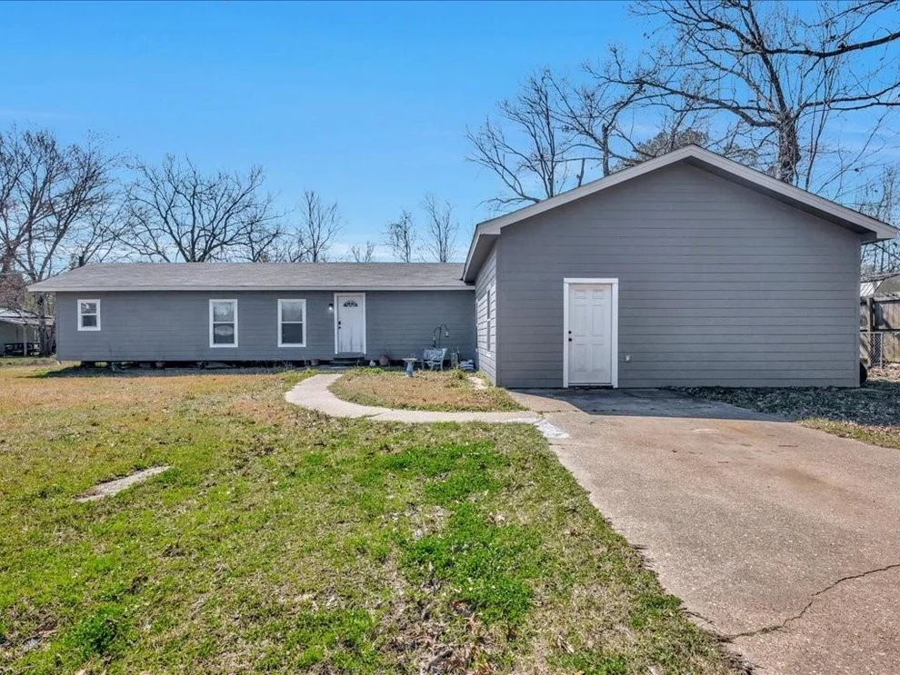 Unit for sale at 606 E Maple Street, Huntington, TX 75949
