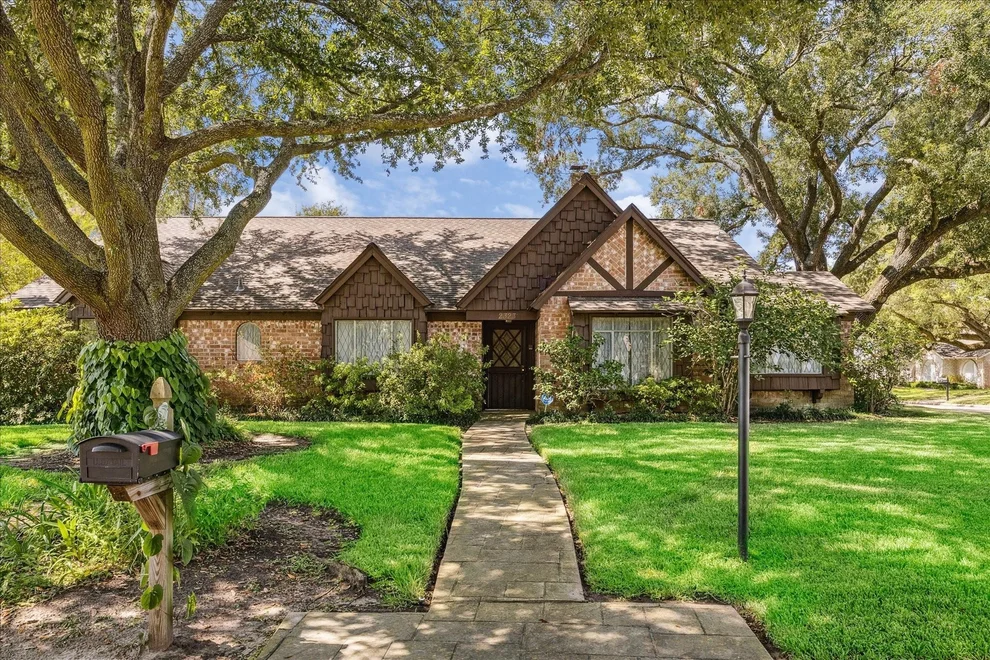 Unit for sale at 2323 Parana Drive, Houston, TX 77080