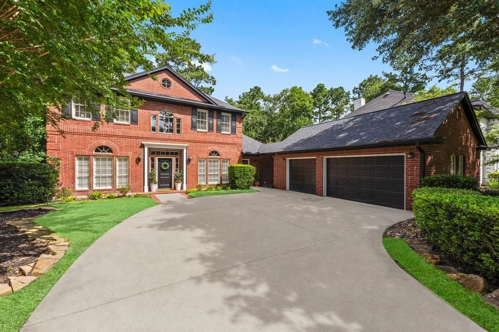 Unit for sale at 164 W Shadowpoint Circle, The Woodlands, TX 77381