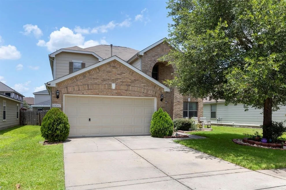 Unit for sale at 19507 Remington Cross Drive, Houston, TX 77073