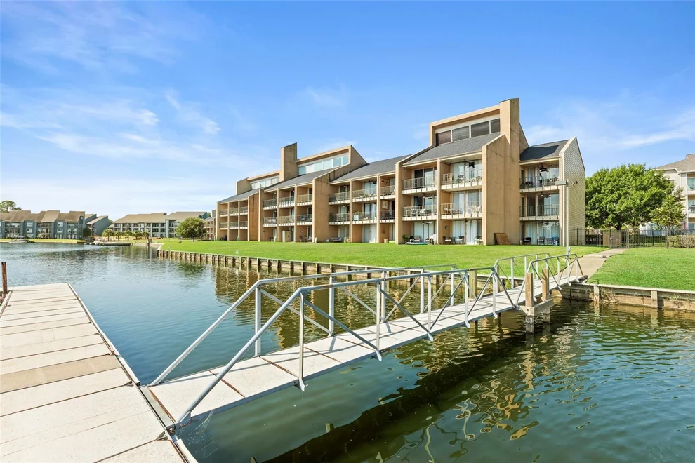 Unit for sale at 12600 Melville Drive, Montgomery, TX 77356