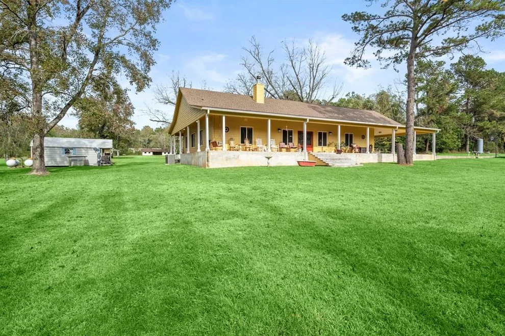 Unit for sale at 705 Old Highway 35 S, Livingston, TX 77351