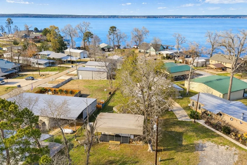 Unit for sale at 31 Kokomo Run, Point Blank, TX 77364