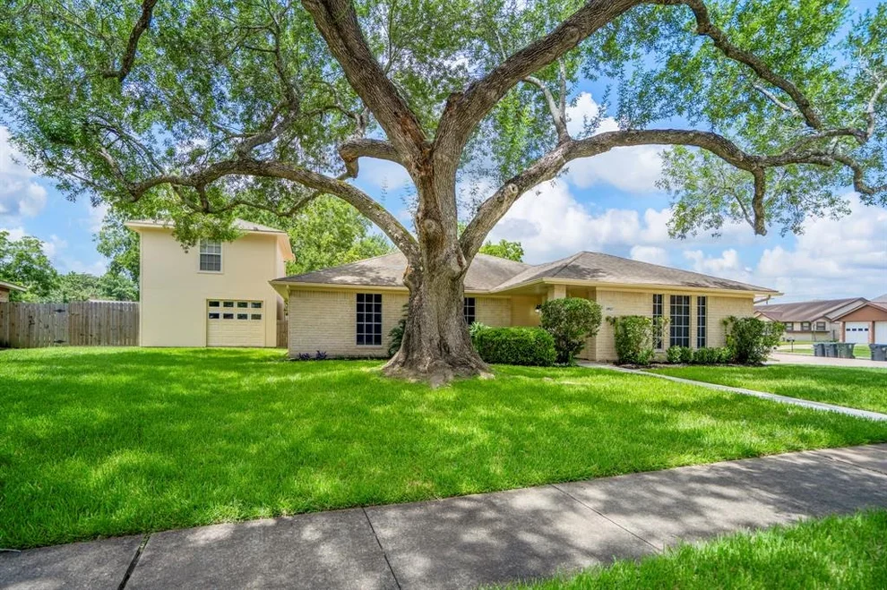 Unit for sale at 1927 Oaklawn Street, Sugar Land, TX 77498