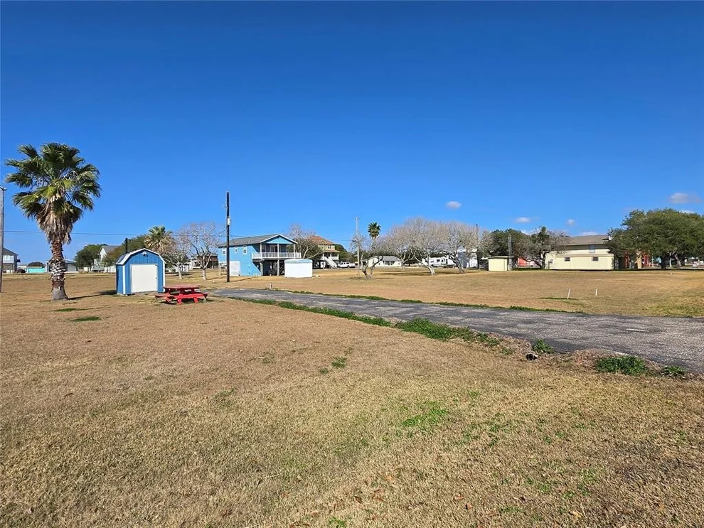 Unit for sale at 937 Bayview Drive, Palacios, TX 77465