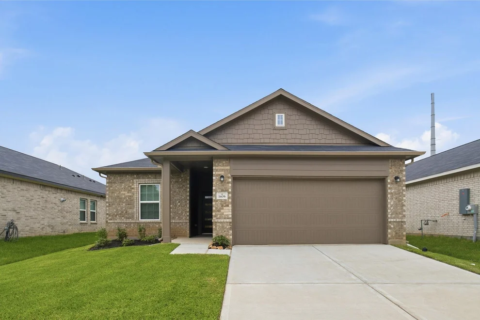 Unit for sale at 1406 16th Ave N, Texas City, TX 77590