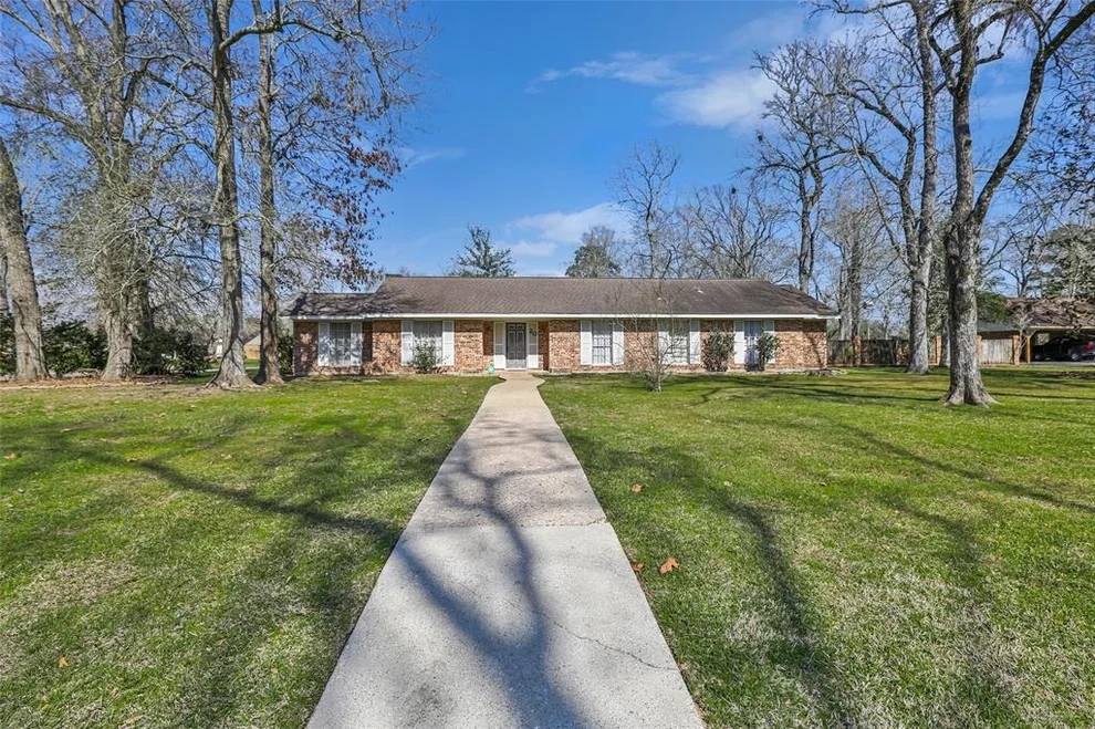 Unit for sale at 20 Sherwood Street, Dayton, TX 77535