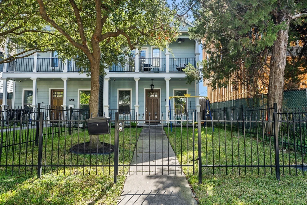 Unit for sale at 544 W 24th Street, Houston, TX 77008