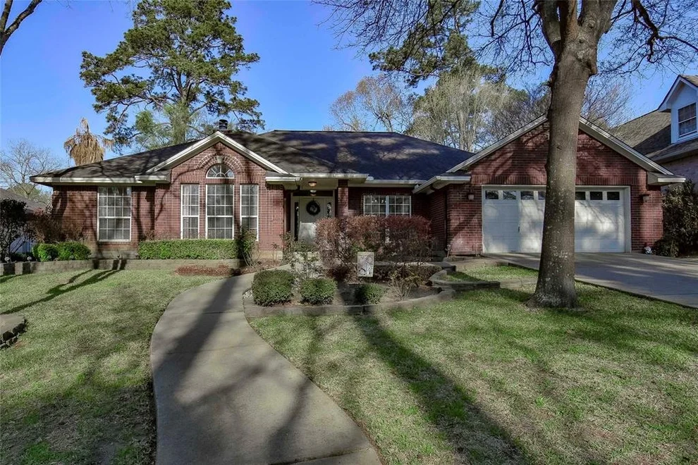 Unit for sale at 110 Dawns Edge Drive, Montgomery, TX 77356