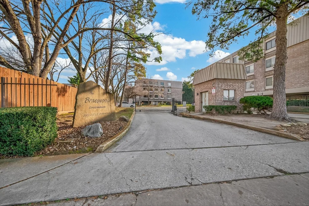 Unit for sale at 2211 S Braeswood Boulevard, Houston, TX 77030
