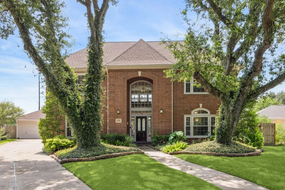 Unit for sale at 4106 Alice Drive, Sugar Land, TX 77478
