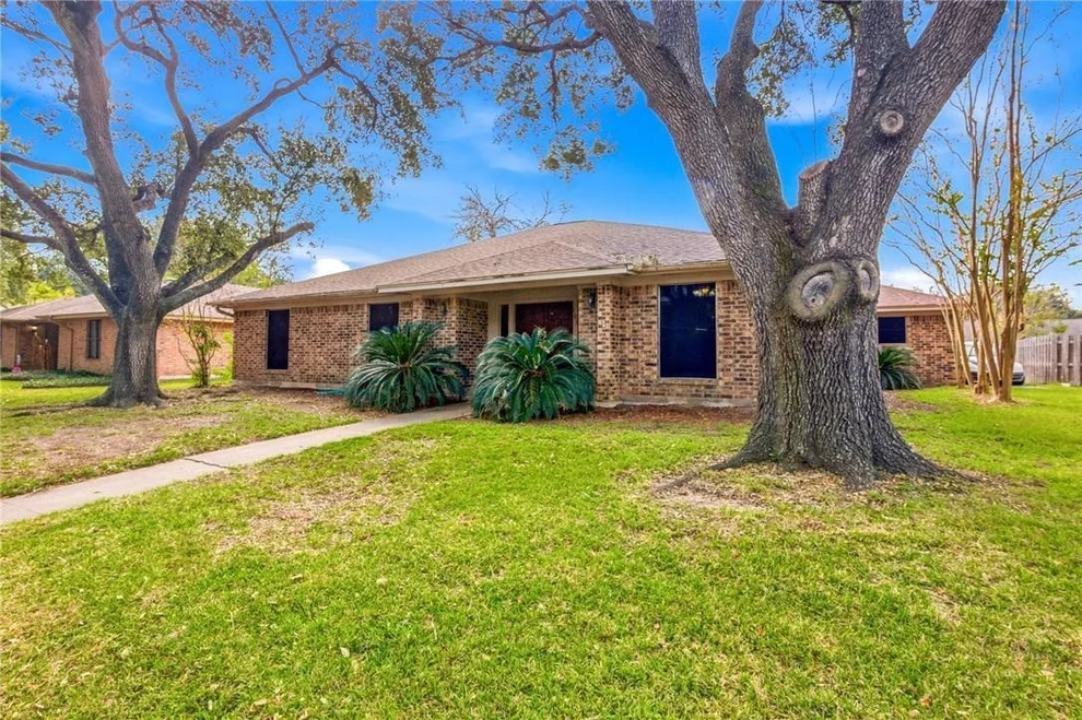 Unit for sale at 203 Wilshire Drive, Victoria, TX 77904