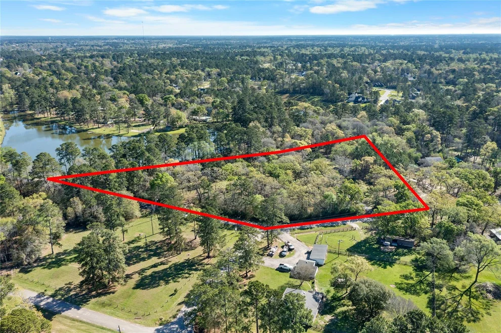 Unit for sale at 19739 E Lakeshore Drive, Magnolia, TX 77355