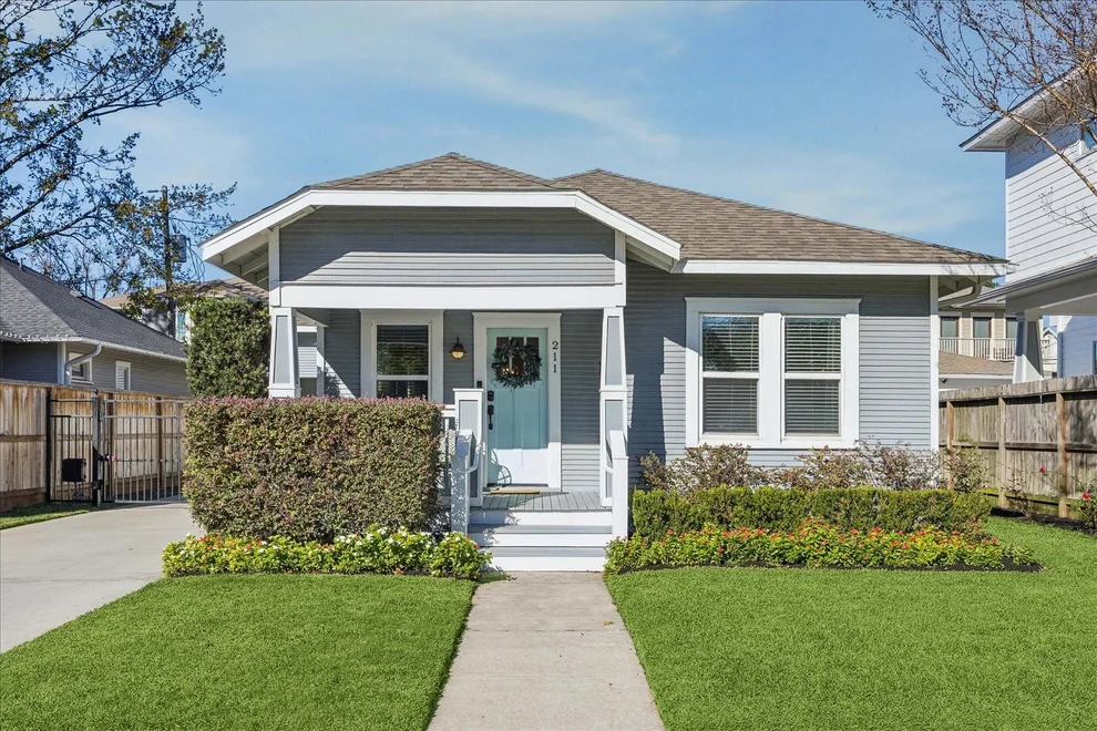 Unit for sale at 211 E 24th Street, Houston, TX 77008