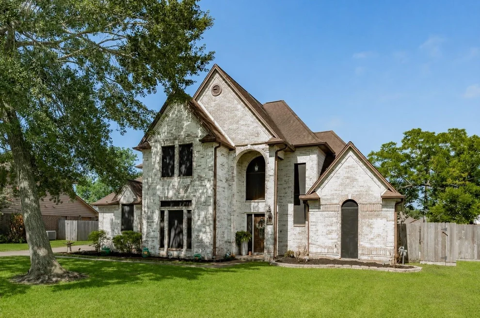 Unit for sale at 58 S Calla Lily Court, Lake Jackson, TX 77566