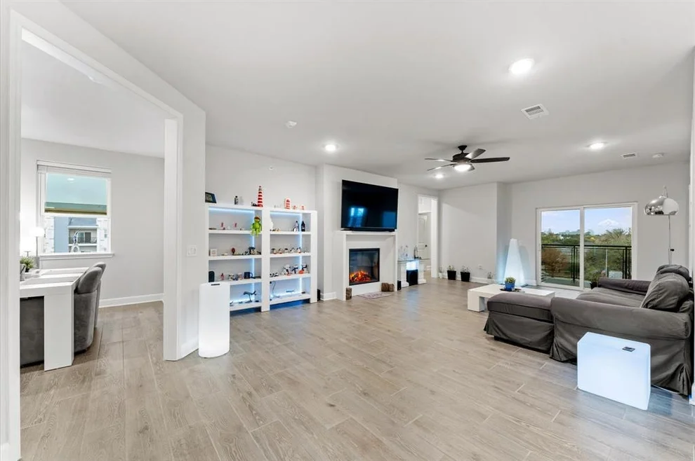 Unit for sale at 6804 Westview Drive, Houston, TX 77055
