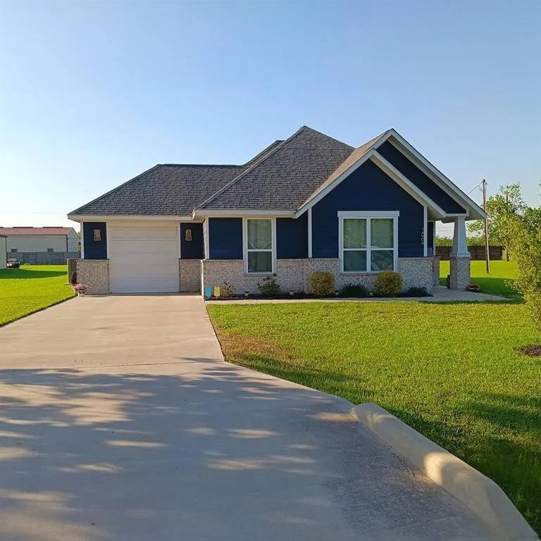 Unit for sale at 14908 Quail Ridge Rd Road, Danbury, TX 77534