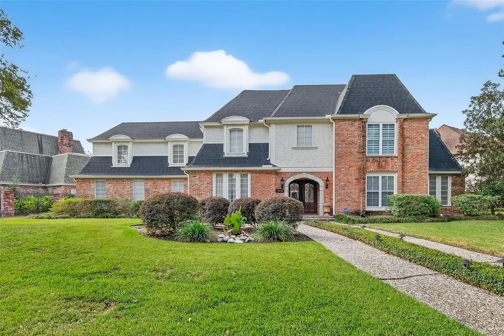 Unit for sale at 15715 Fleetwood Oaks Drive, Houston, TX 77079