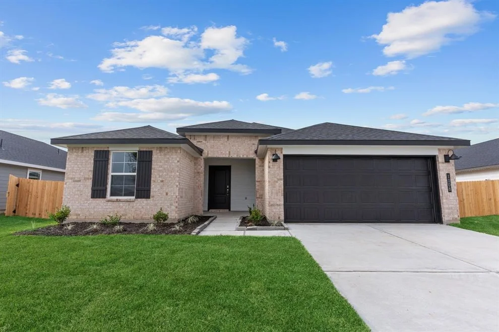 Unit for sale at 2526 Ocean Jasper Drive, Iowa Colony, TX 77853