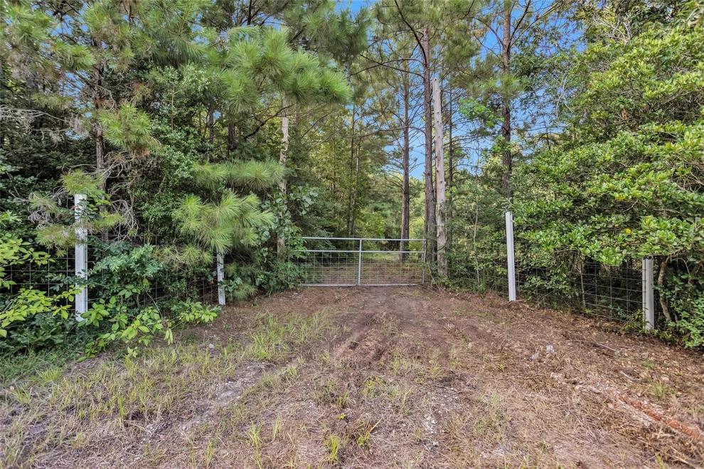 Unit for sale at 20860 Julie Lane, Montgomery, TX 77356