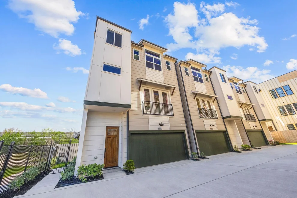 Unit for sale at 2812 Mills Street, Houston, TX 77026
