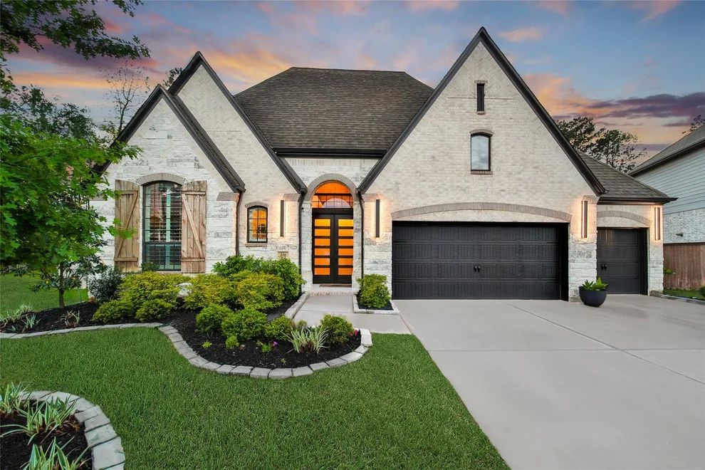 Unit for sale at 316 Mallory Court, Montgomery, TX 77316