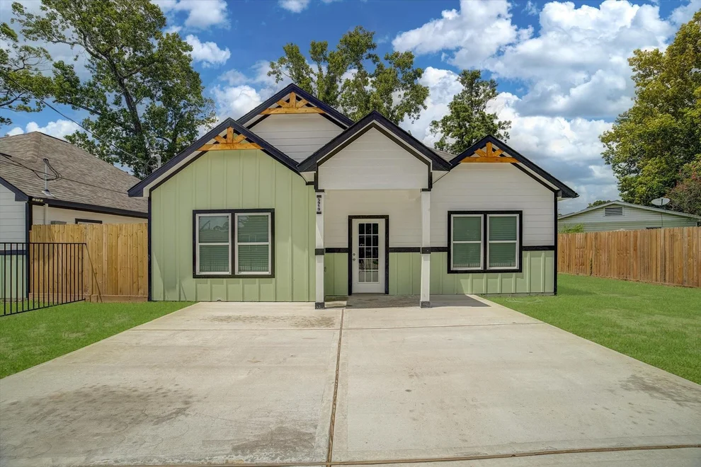 Unit for sale at 5919 Rietta Street, Houston, TX 77016