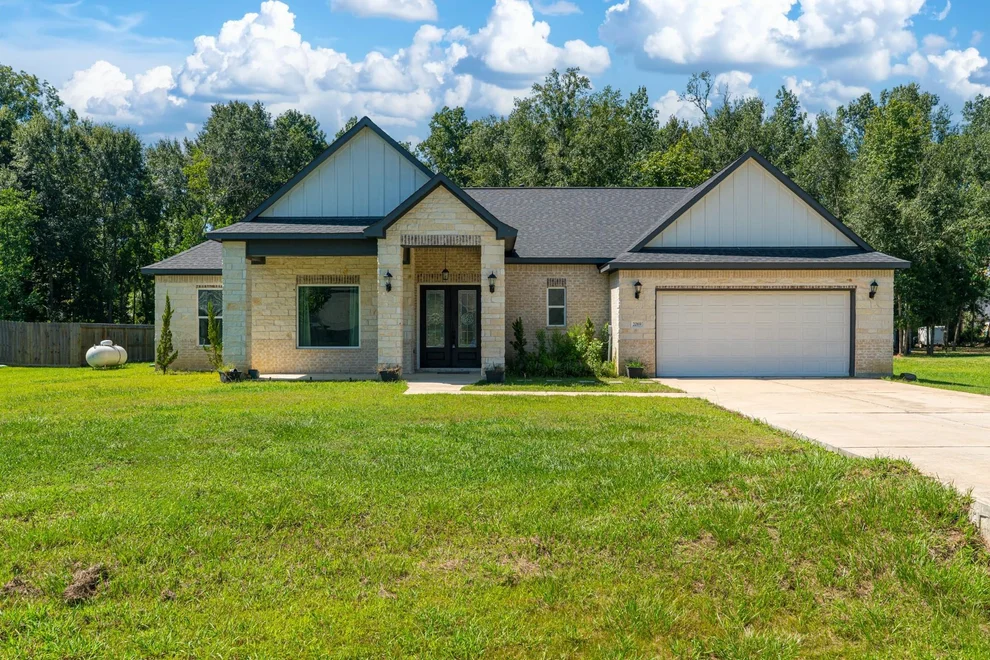 Unit for sale at 2069 Road 660, Dayton, TX 77535