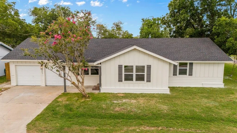 Unit for sale at 402 W Depot Street, Refugio, TX 78377