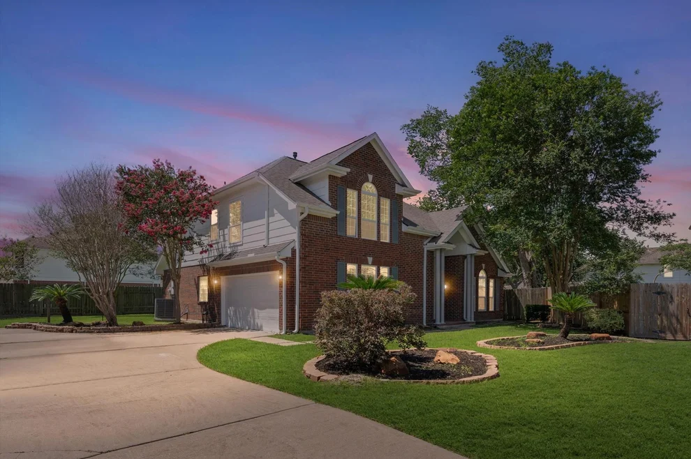 Unit for sale at 1813 Oakland Circle, Pearland, TX 77581