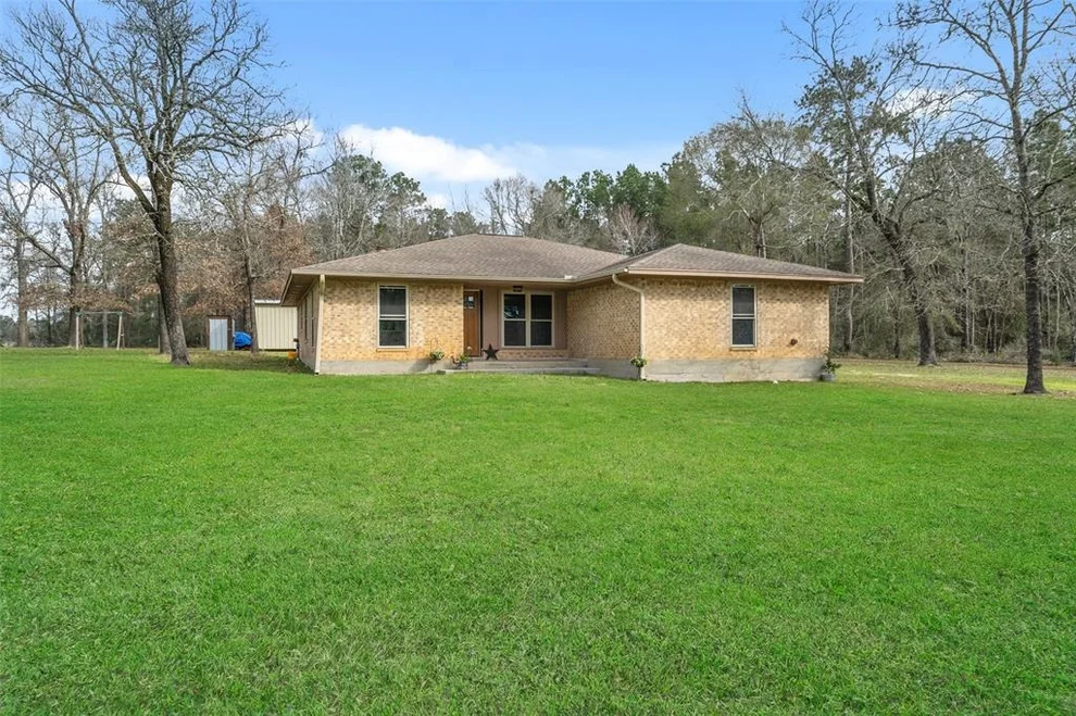 Unit for sale at 200 Post Mill Road, Willis, TX 77378