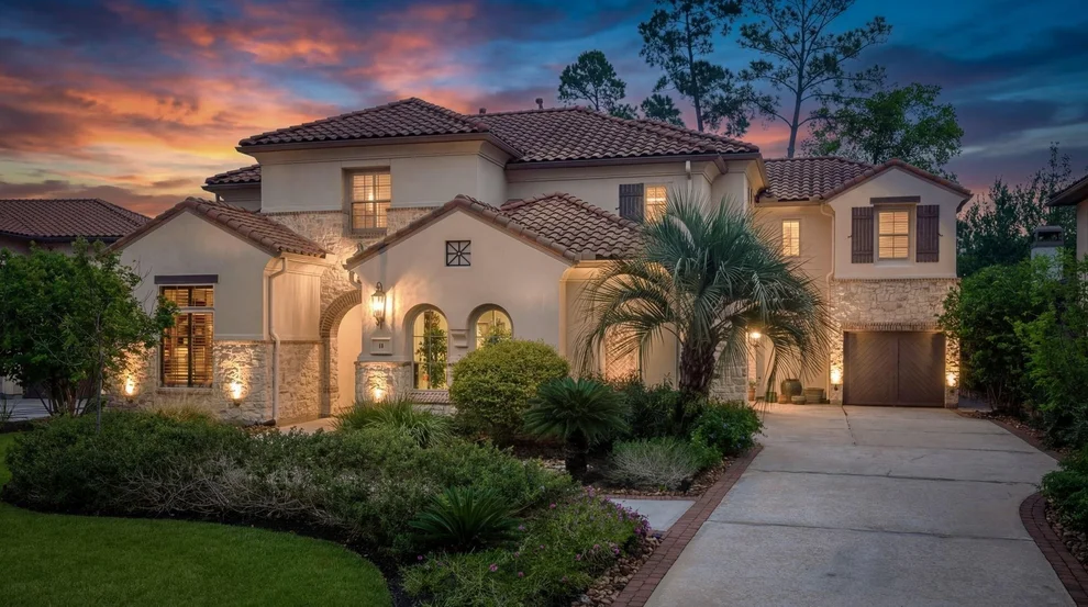 Unit for sale at 14 N Shasta Bend Circle, The Woodlands, TX 77389