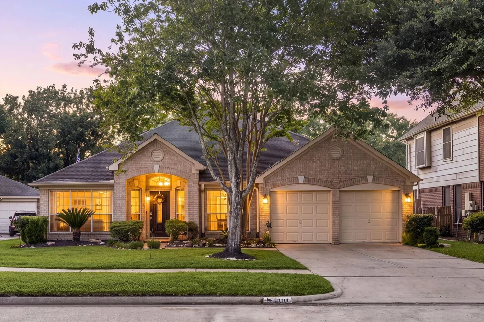 Unit for sale at 5104 Carefree Drive, League City, TX 77573