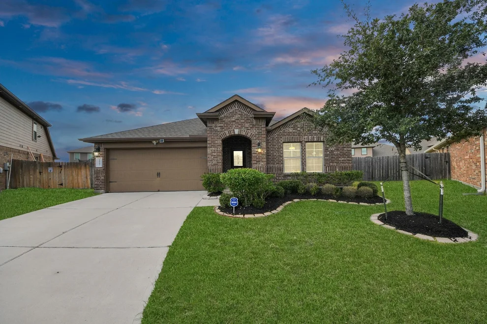 Unit for sale at 6902 Kingsford Gable Court, Richmond, TX 77407