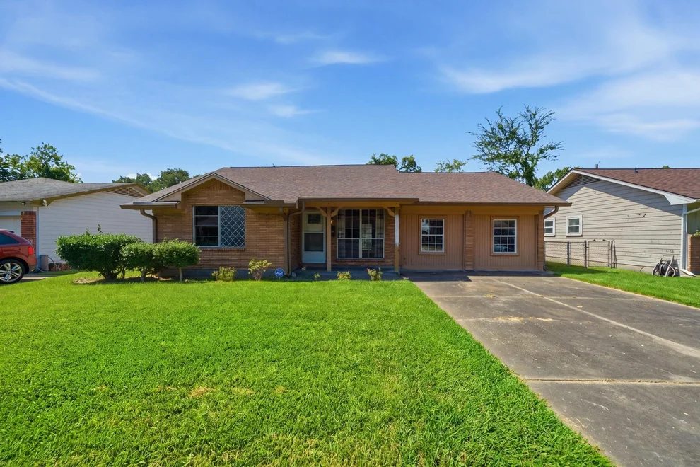 Unit for sale at 315 Ishmeal Street, Houston, TX 77091